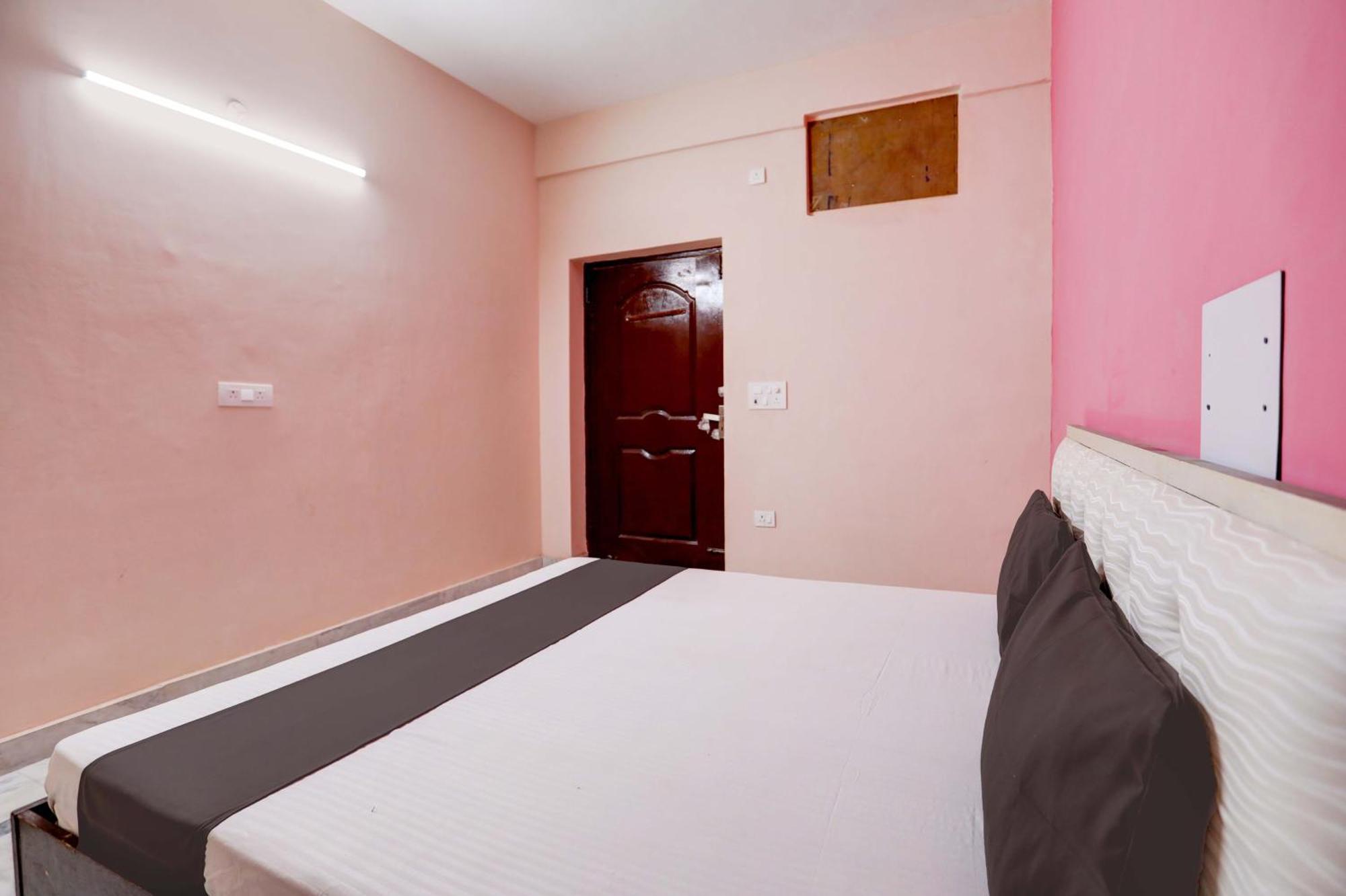 Hotel O Tilak Hotel 24 Sector 27 Near By Vinayak Hospital Gali No-6 Noida Exterior photo